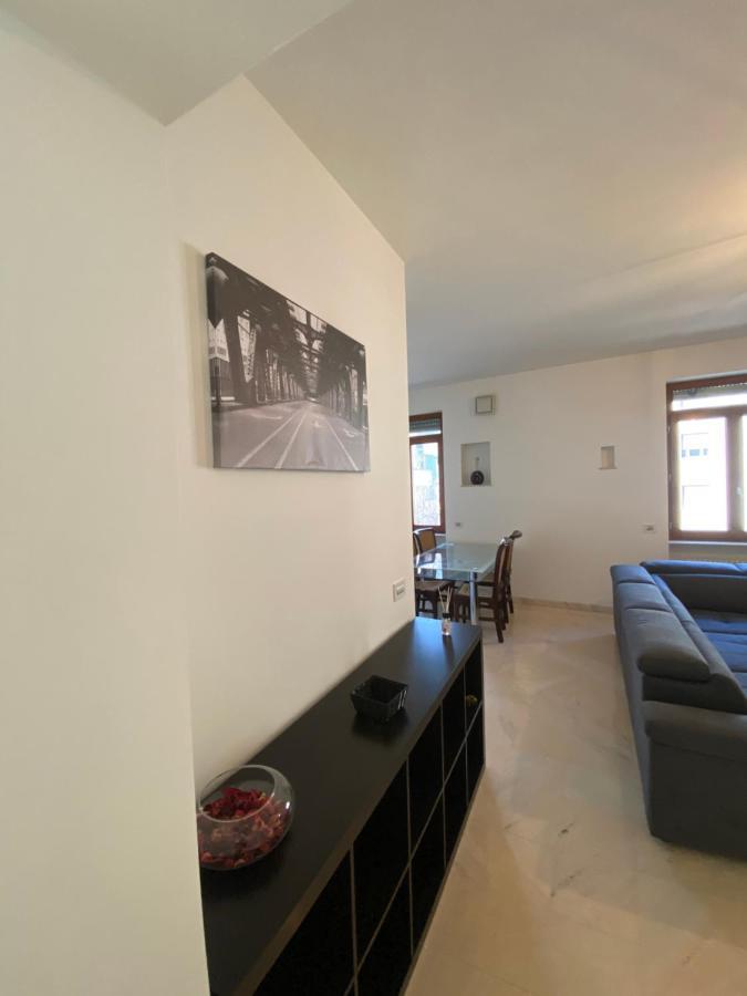 Elegante Appartamento In Centro Bergamo Ngoại thất bức ảnh